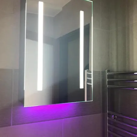 Lady Charlotte's Loft בית נופש *