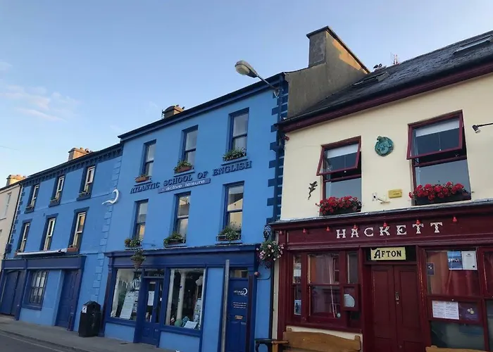 Lady Charlotte's Loft * Schull