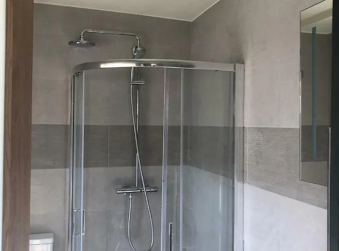 Lady Charlotte's Loft * Schull