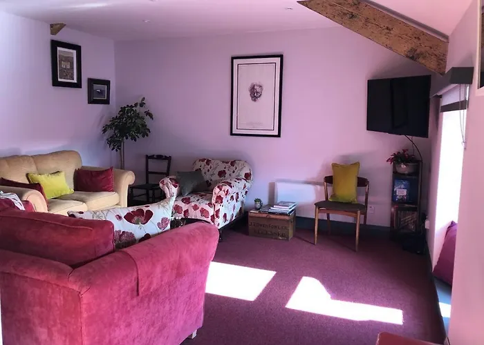 Lady Charlotte's Loft * Schull